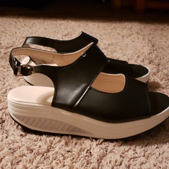 Shoes - Picture 1 of 2
